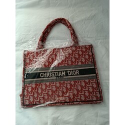 Christian Dior kol çantası 
