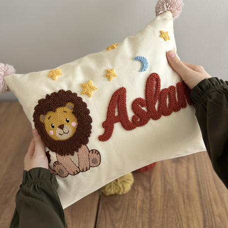 Aslan temalı 40x35 kırlent kılıfı