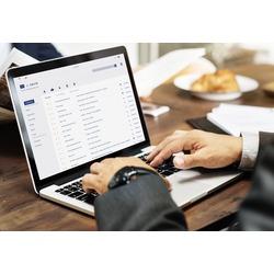 بريد إلكتروني مخصص، بوابتك للاحترافية والثقة! Business Email