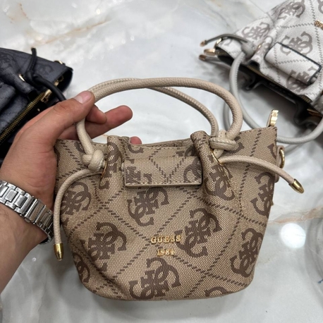 Guess Yavrulu Çanta