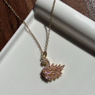 Pembe Kuğu Kolye