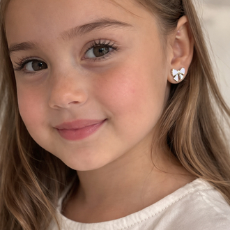 ÇELİK BEYAZ KURDELA MODEL MİNİMAL KÜPE