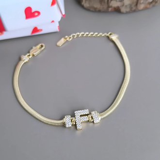 VİP SERİ 14K TAŞLI F HARFLİ BİLEKLİK
