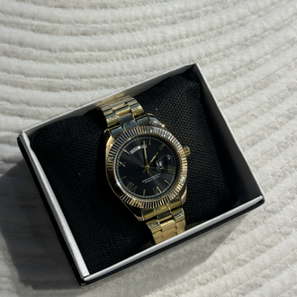 Axis - Gold And Black Saat