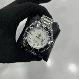 Steel Essence – Fırçalanmış Gümüş Çelik Modern Erkek Saati