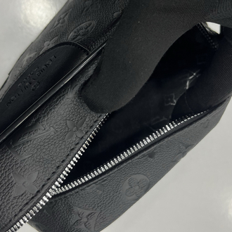 Louis Vuitton Dopp Kit Monogram Shadow Çanta