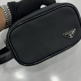 Prada Saffiano Deri Detaylı Teknik Kumaş Erkek Bakım ve Seyahat Çantası