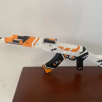 Efsane Geri Döndü: AK-47 | Asiimov 1:1 Ölçekli Koleksiyon Modeli