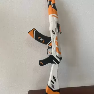 Efsane Geri Döndü: AK-47 | Asiimov 1:1 Ölçekli Koleksiyon Modeli