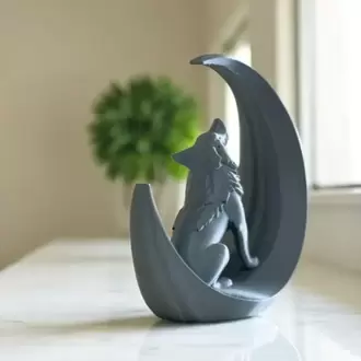 Geceye Şarkı Söyleyen Kurt: 3D Tasarım Dekoratif Figür