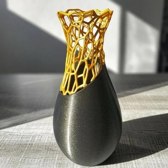 Gold Detaylı Modern Sanat Vazo – Sınırlı Tasarım