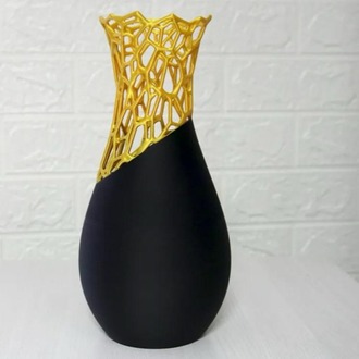 Gold Detaylı Modern Sanat Vazo – Sınırlı Tasarım