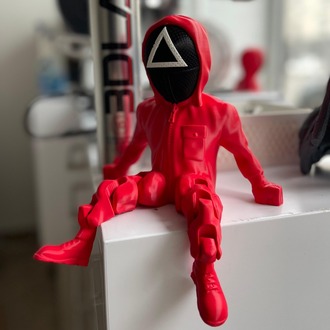 Squid Game Asker Figürü 3D Baskı – Değiştirilebilir Kafalı