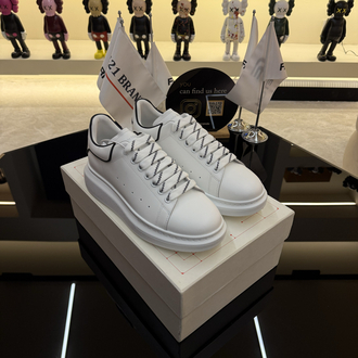 Alexander mcqueen calf skin ithal 