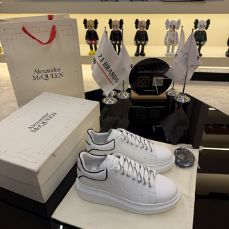 Alexander mcqueen calf skin ithal 