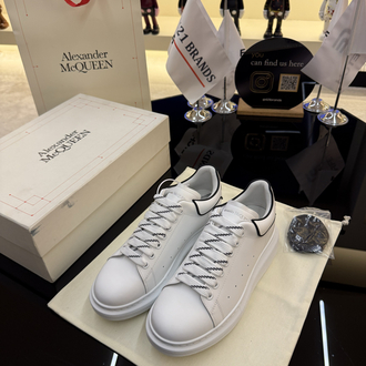 Alexander mcqueen calf skin ithal 