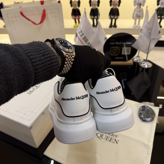 Alexander mcqueen calf skin ithal 