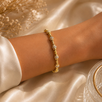 Gold Taş Detaylı Zarif Bileklik – Modern Işıltı