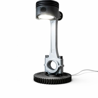 Piston Tasarımlı Ayarlanabilir Masa Lambası