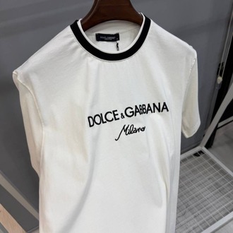 Dolce & Gabbana Milano Logo Baskılı Beyaz T-Shirt – Şık & Minimal Tasarım