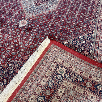 EFSANE KONDİSYONDA 365-250 CM EBATLARA SAHİP