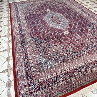 EFSANE KONDİSYONDA 365-250 CM EBATLARA SAHİP