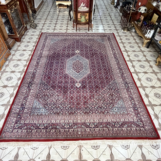 EFSANE KONDİSYONDA 365-250 CM EBATLARA SAHİP