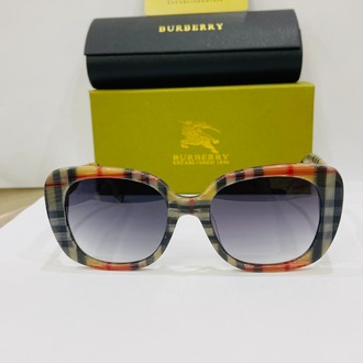 BURBERRY DESENLİ ÇERÇEVE SİYAH ŞEFFAF CAM
