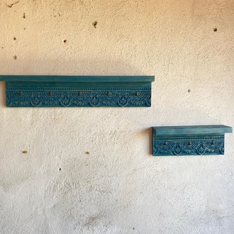 Ahşap Oyma Askılıklı Duvar Rafı