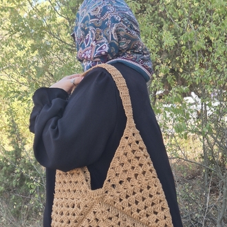 üçgen motifli hasır çanta