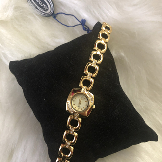 Almera Vintage Gold