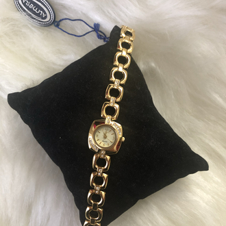 Almera Vintage Gold