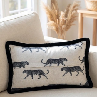Siyah Püsküllü, Leopar Desen 30x50cm Dikdörtgen Kırlent Kılıfı