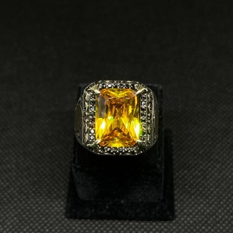 Gümüş Yüzük – Kehribar (Amber) Dikdörtgen Kesim Taşlı, Bronz Detaylı El