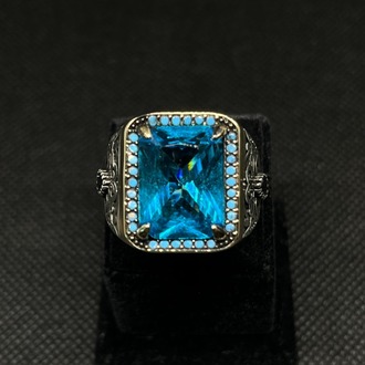 Gümüş Yüzük – Canlı Mavi (Topaz Tonu) Dikdörtgen Kesim Taşlı