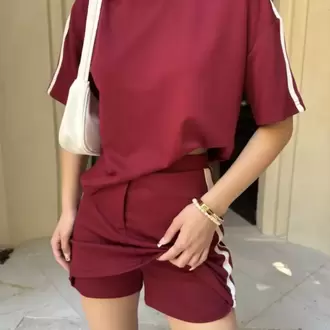 Yumuşak dokulu Kumaş Kadın Parçalı Bisiklet Yaka T-shirt Mini Şortlu Etek İkili Takım -Bordo