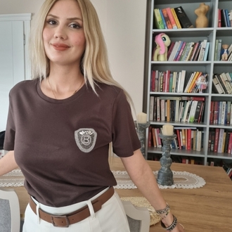 kahve rozet tişört