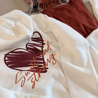 Arkası Yazılı Ekru Kapşonlu Sweatshirt