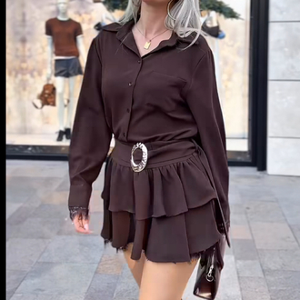 Kemer ve dantel detaylı elbise