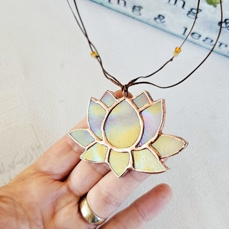 Sedefli Opal Lotus Kolye