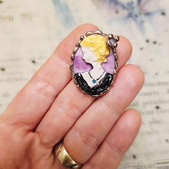 Cameo Broş