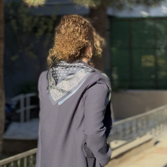 Fularlı klasik takım lacivert