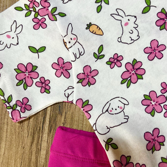 Tavşanlı oversıze t-shirt diz altı kapri takım