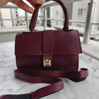 Minimal bordo renk