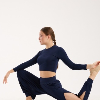 Lacivert Uzun Kollu Esnek Crop Top – Yoga & Günlük Kullanım İçin Rahat Fit