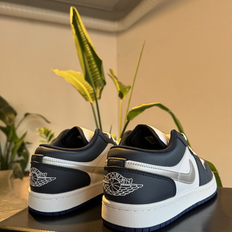 Air Jordan 1 Low Midnight Navy