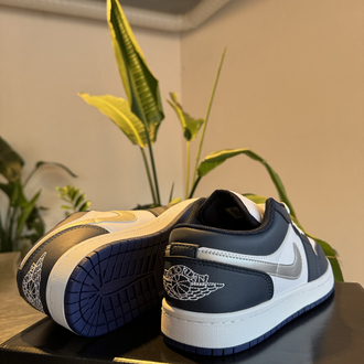 Air Jordan 1 Low Midnight Navy