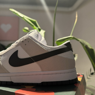SB Dunk Low Cream