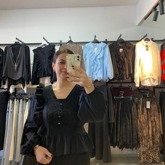 Siyah. Keten, fisto be nakış detaylı bluz