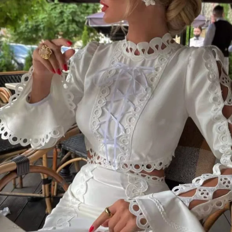 Beyaz Güpür Cut-Out Detaylı Midi Elbise Ürün Kodu A1261